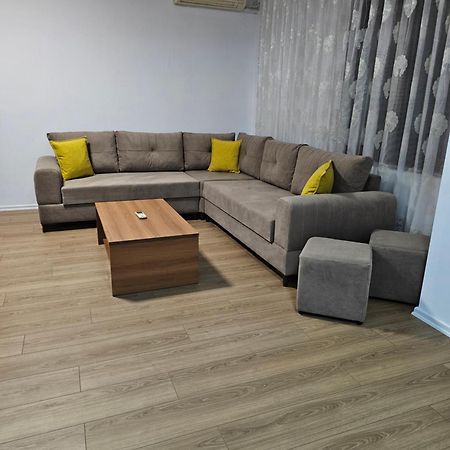 Geljus Apartment 2 Tirana Eksteriør billede